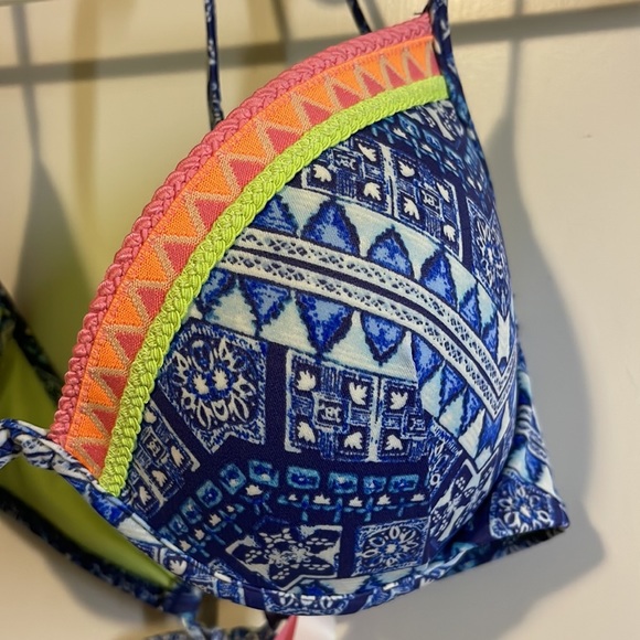 Victoria’s Secret bikini top, size 34C - Picture 2 of 4